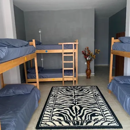 Cattly's Hostel Velipojë